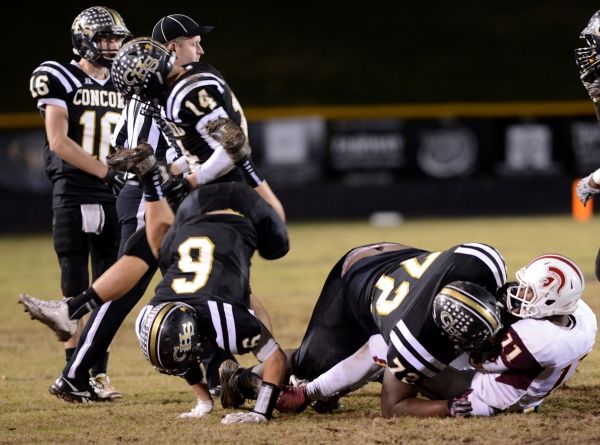 Spiders race past Spartans in first round