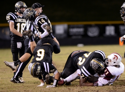 Spiders race past Spartans in first round